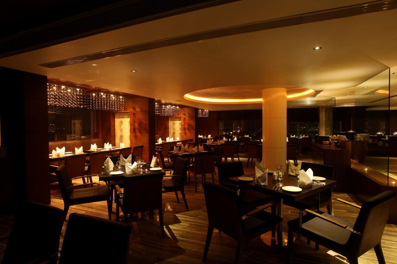 Paradigm Sarovar Portico Kākināda Buitenkant foto